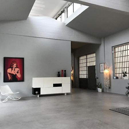 Loft Navigli With Private Garden Bed & Breakfast Milan Bagian luar foto