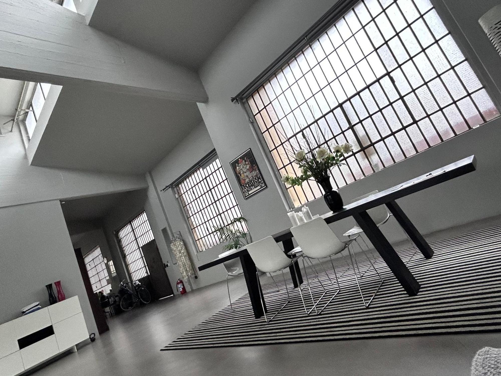 Loft Navigli With Private Garden Bed & Breakfast Milan Bagian luar foto