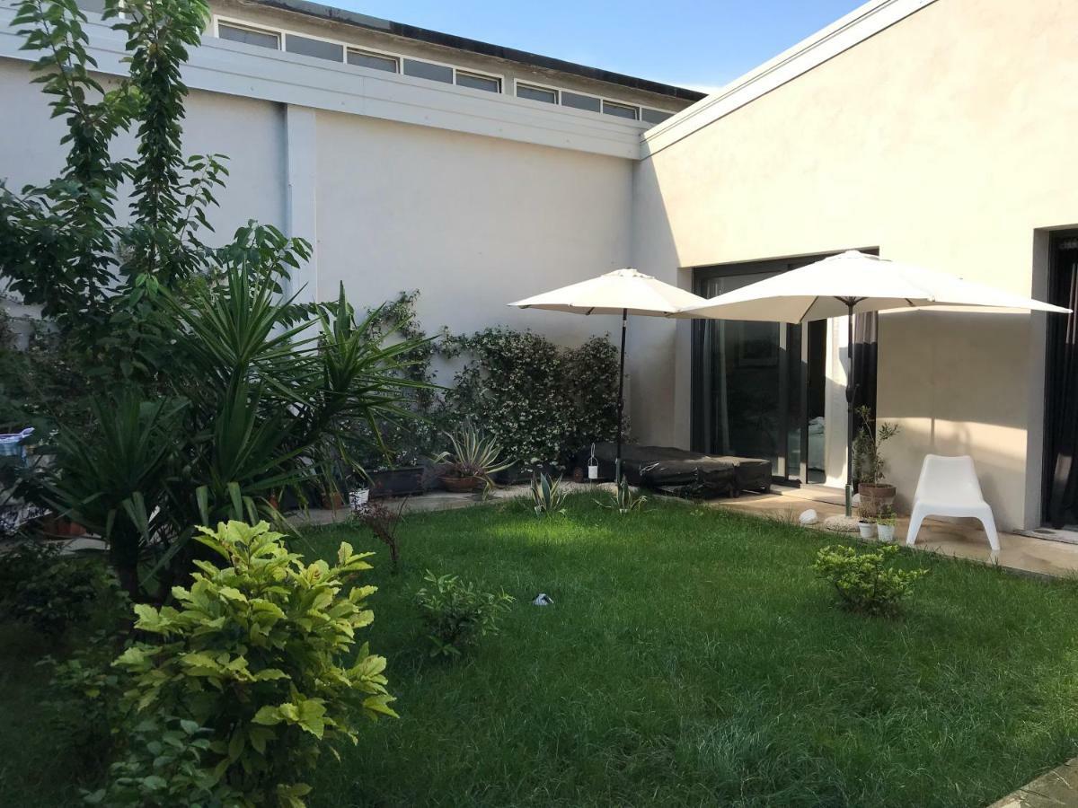 Loft Navigli With Private Garden Bed & Breakfast Milan Bagian luar foto